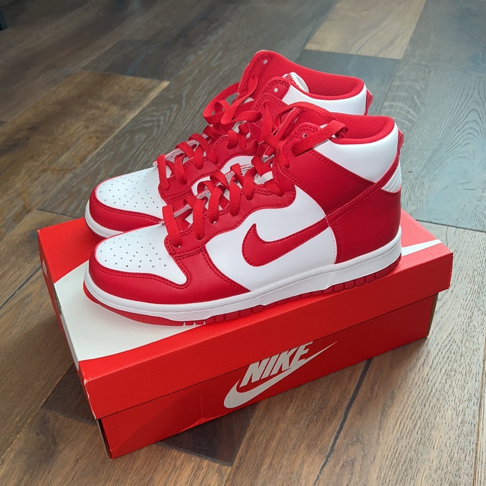 Nike Dunk “Championship Red”